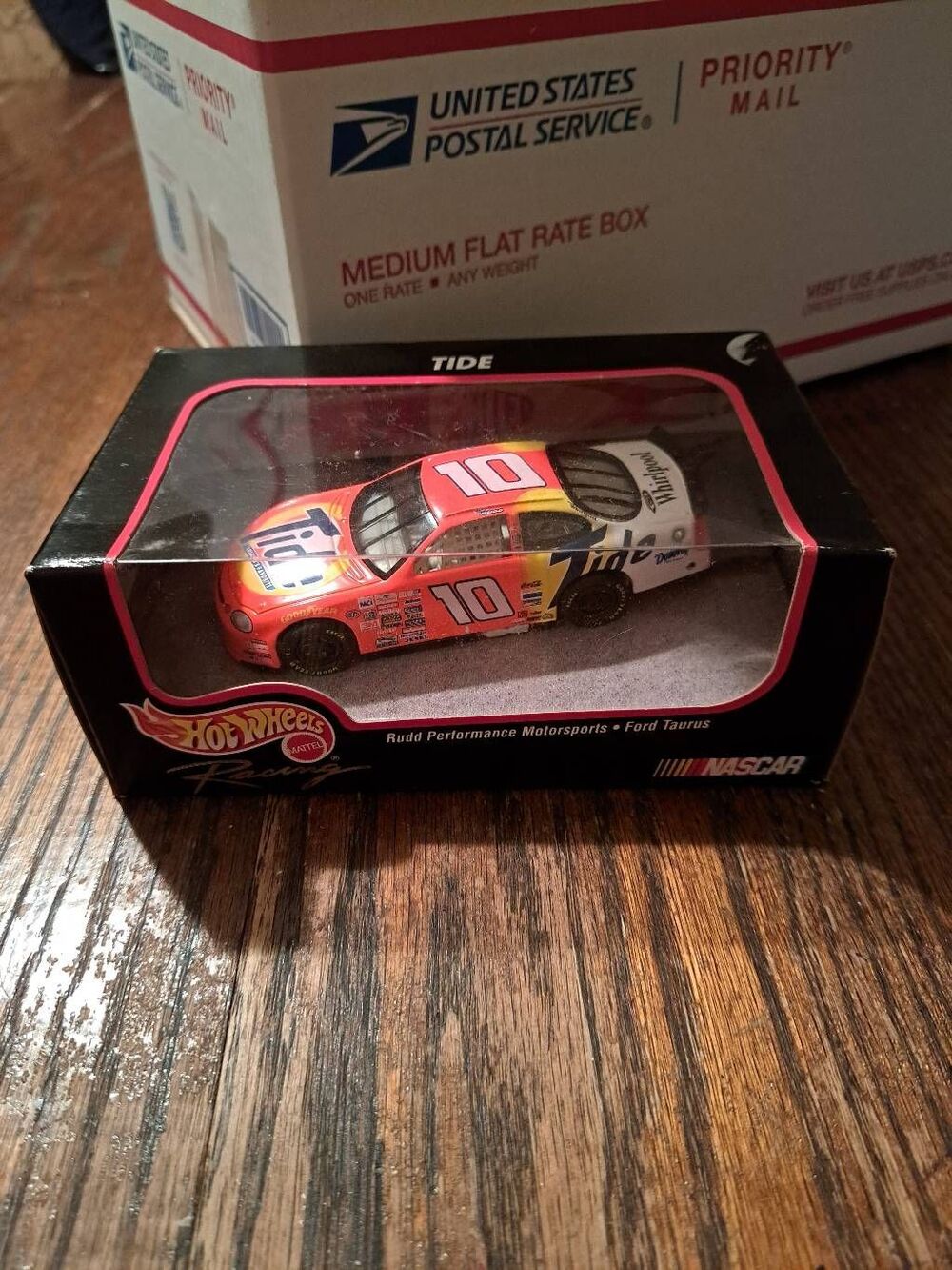 Vintage 1998 Hot Wheels Racing Ricky Rudd Tide Die Cast Nascar Car Ford Taurus